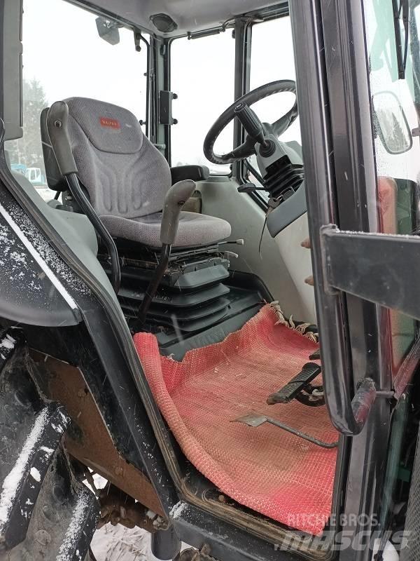 Valtra A 93 HITECH Traktory