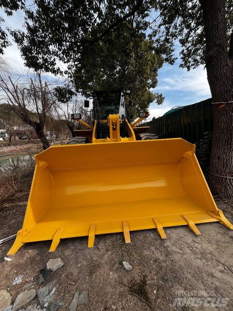 Komatsu WA 380-3 Kolové nakladače