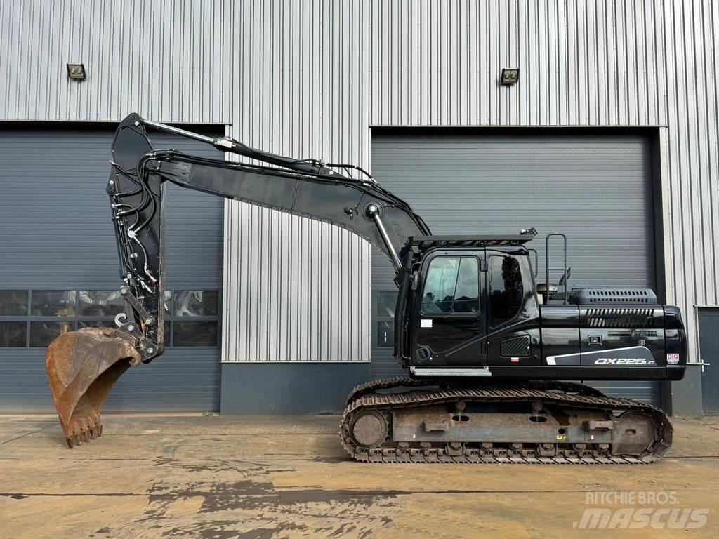 Doosan DX225LC-5 Pásová rýpadla