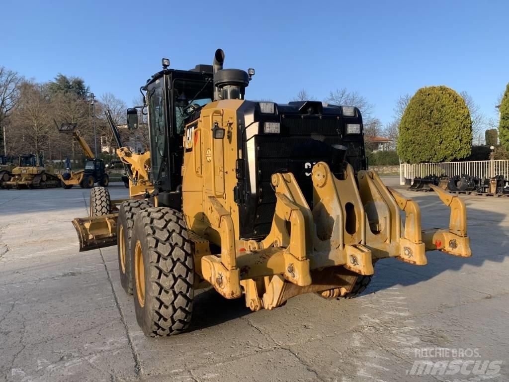 CAT 140 M 3 Grejdry