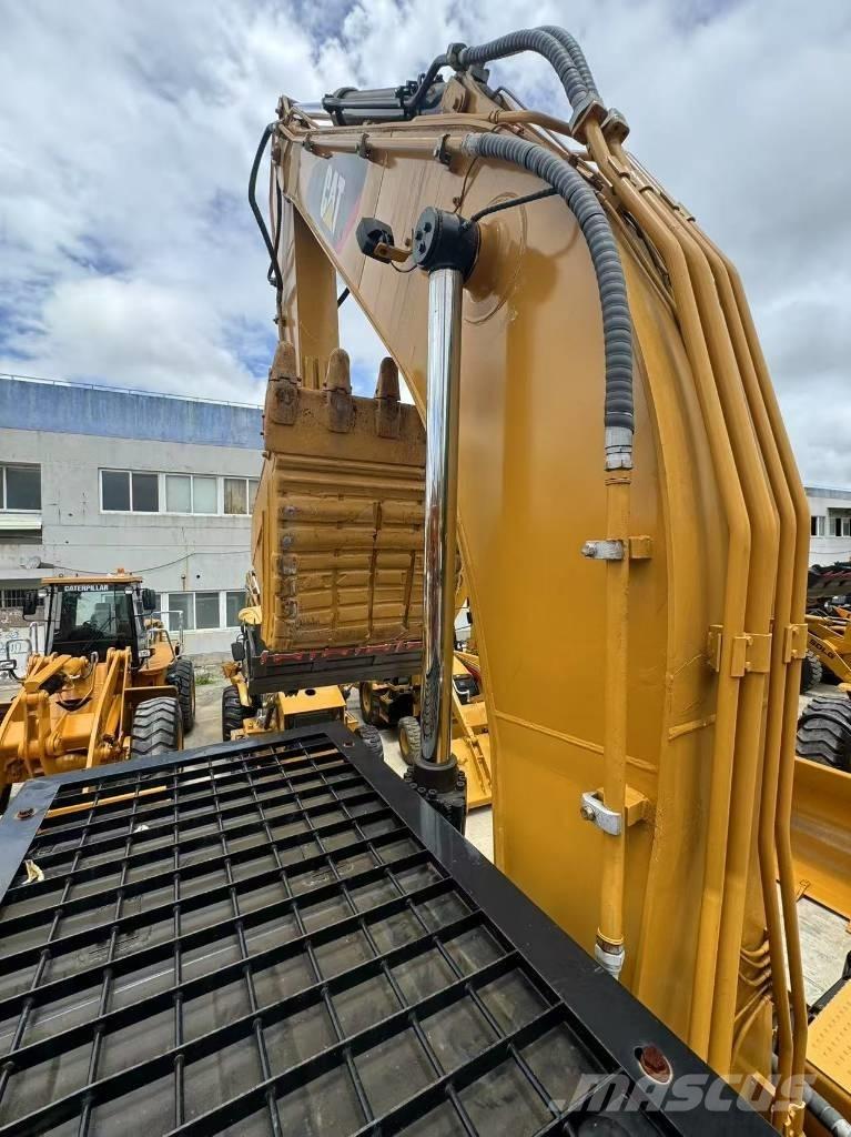 CAT 325 D L Pásová rýpadla