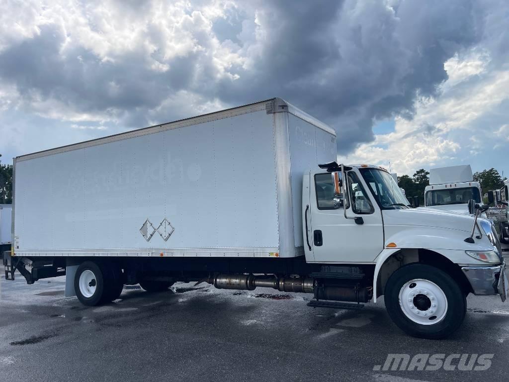 International 4300 Skříňová nástavba