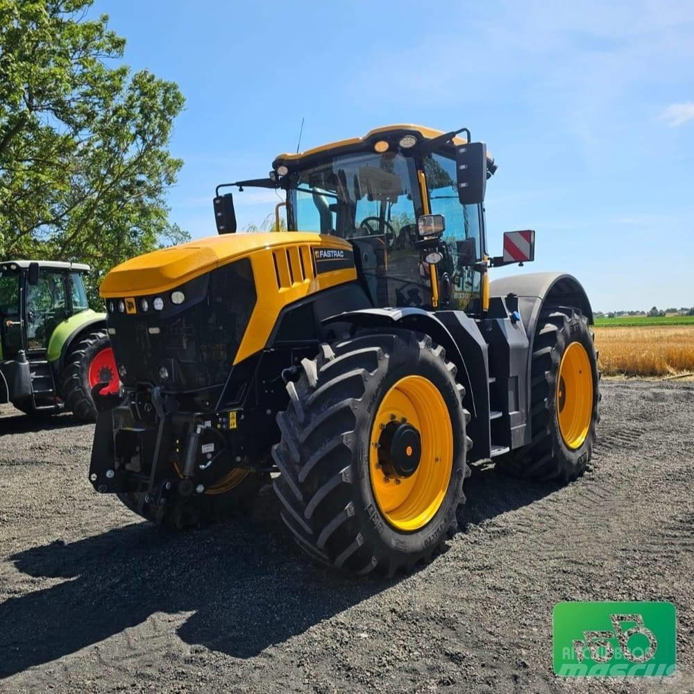 JCB FASTRAC 8330 Traktory