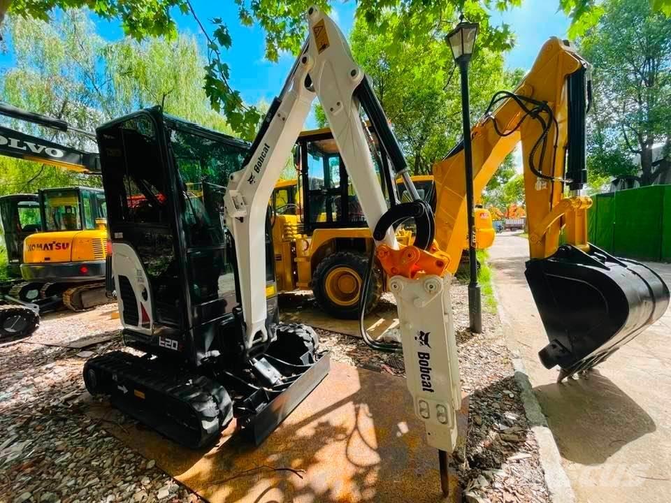 Bobcat E20z Mini rýpadla < 7t
