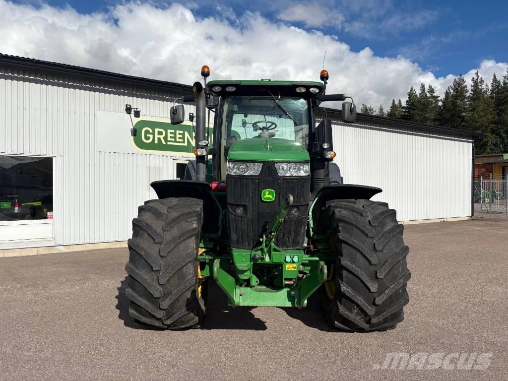John Deere 7230 R Traktory