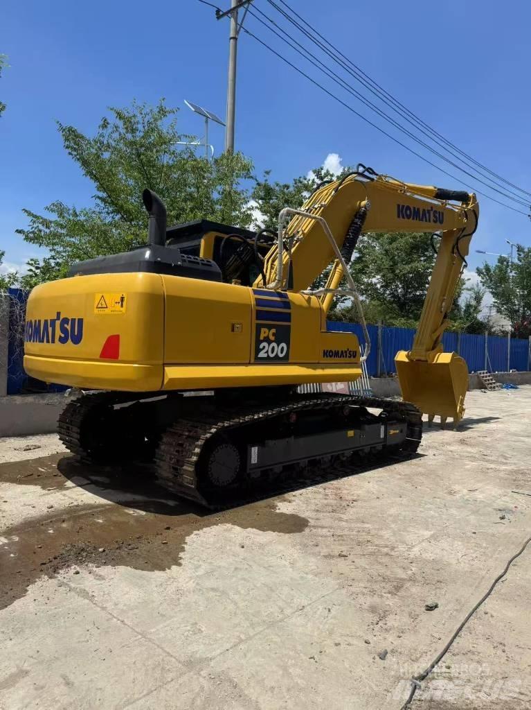Komatsu PC 200 8N Pásová rýpadla
