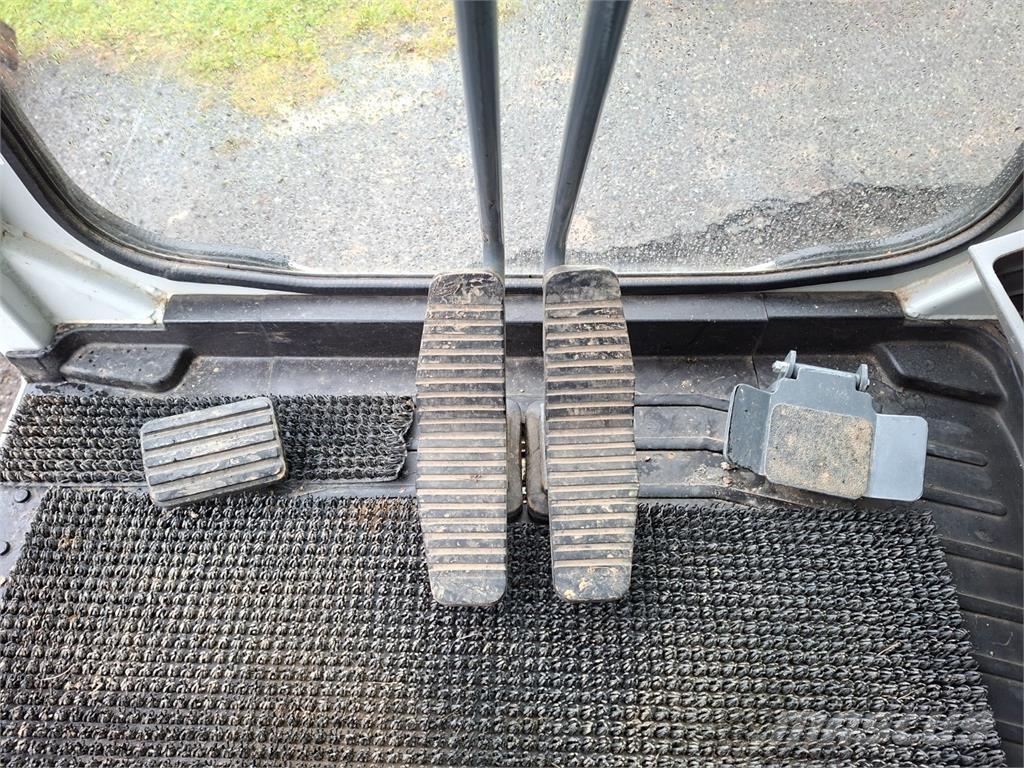 Takeuchi TB2150R Další