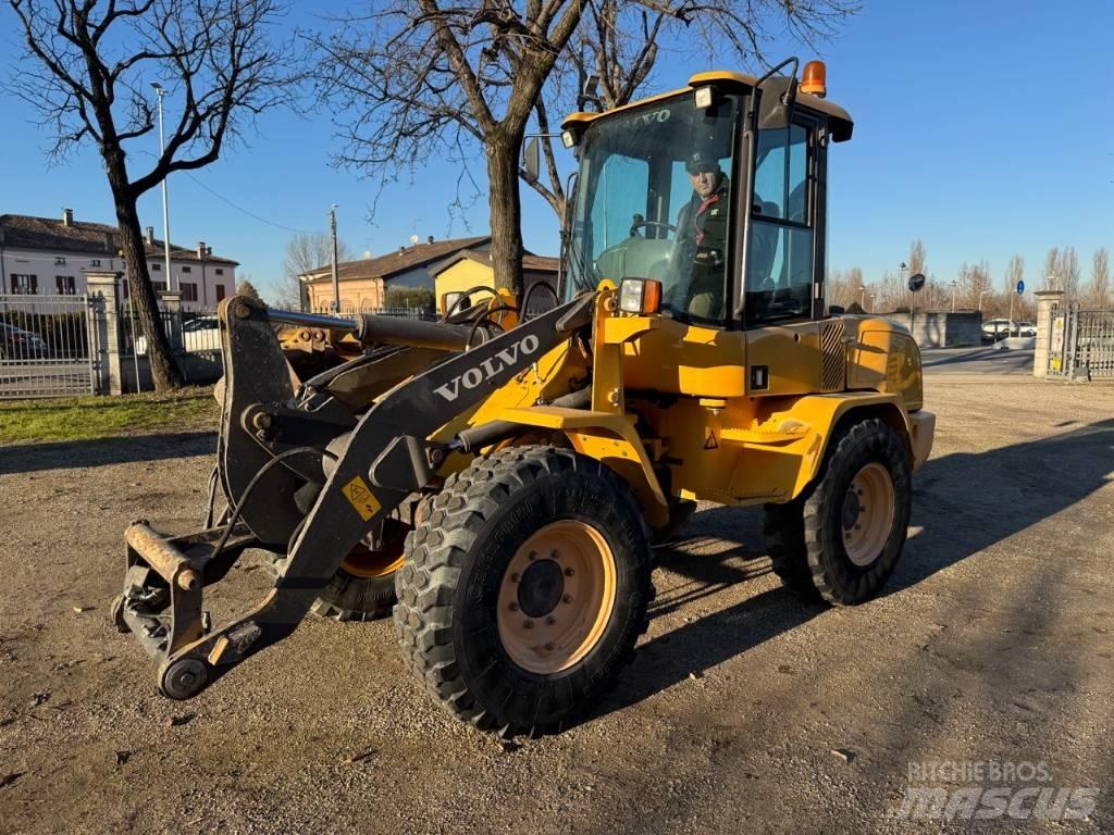 Volvo L 30 G Kolové nakladače