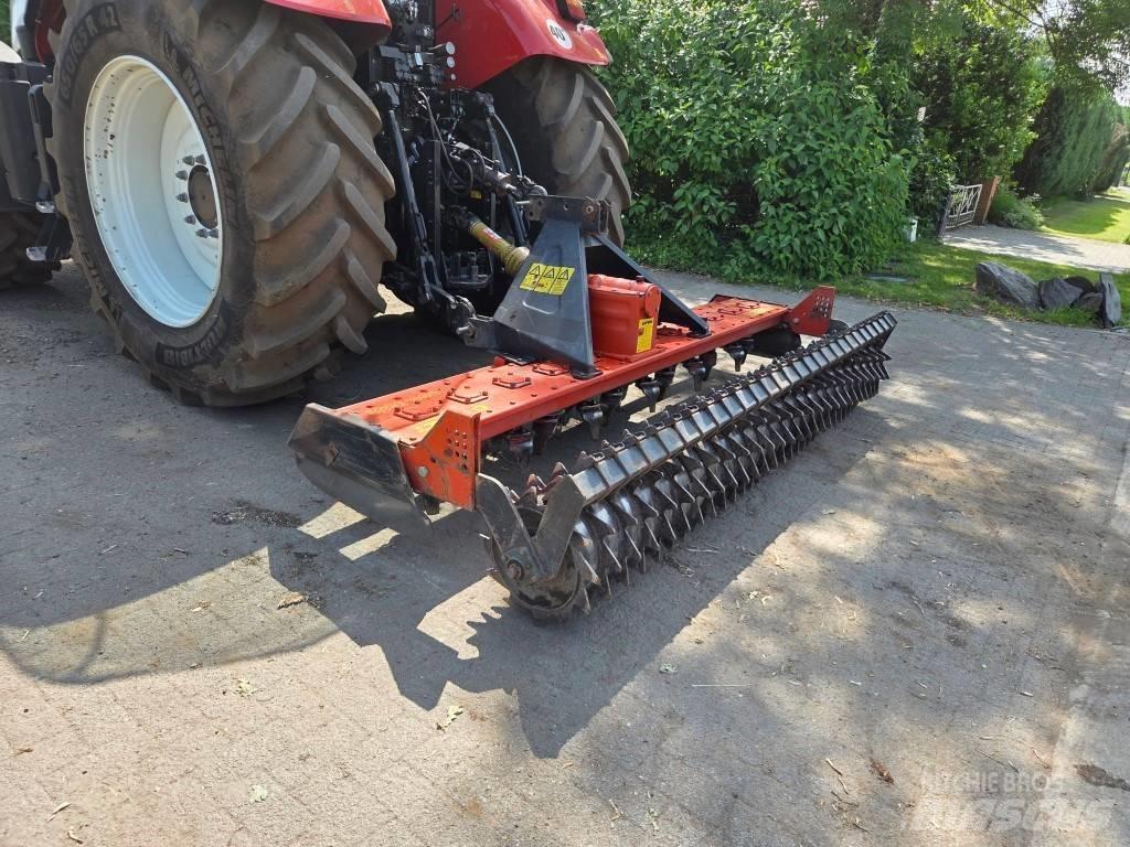 Compact mod. 3000 Rotační brány a půdní frézy