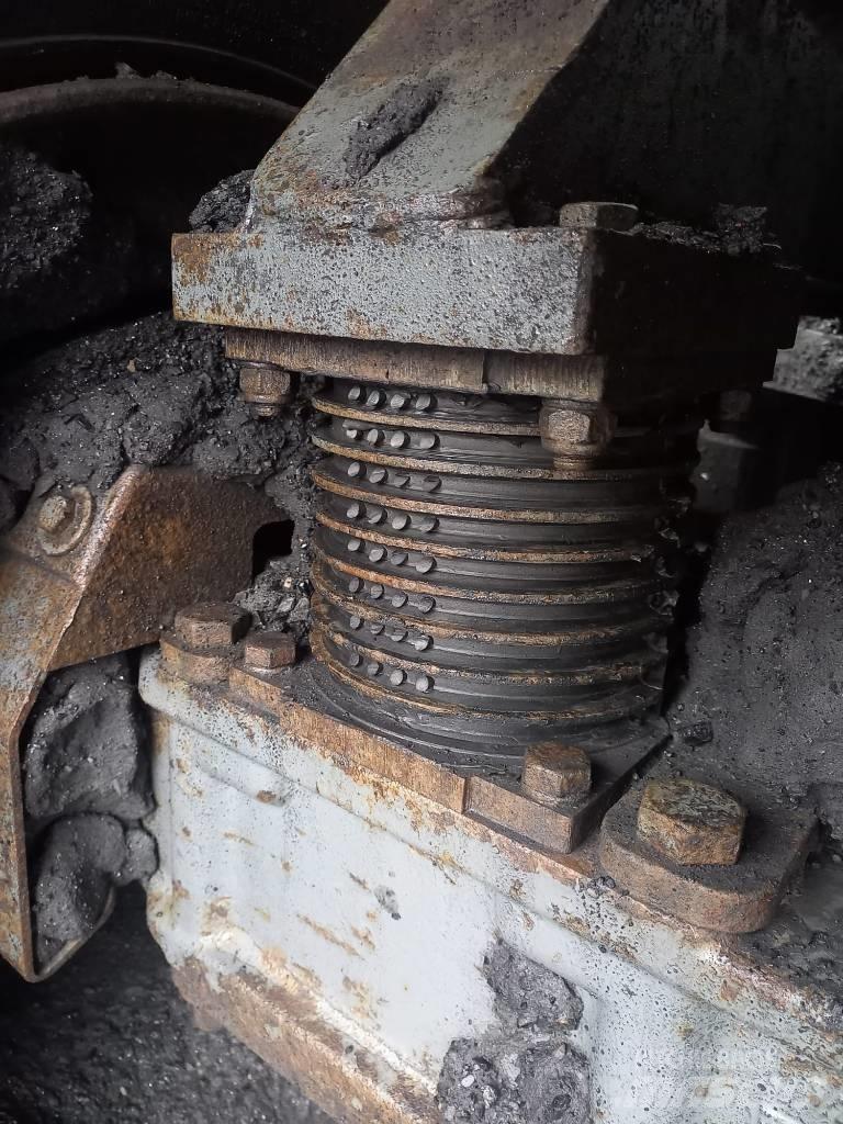 Terex TA 300 Kloubové dempry