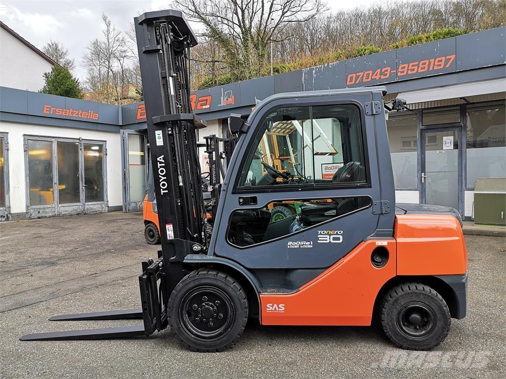 Toyota 02-8FDF30 Dieselové vozíky