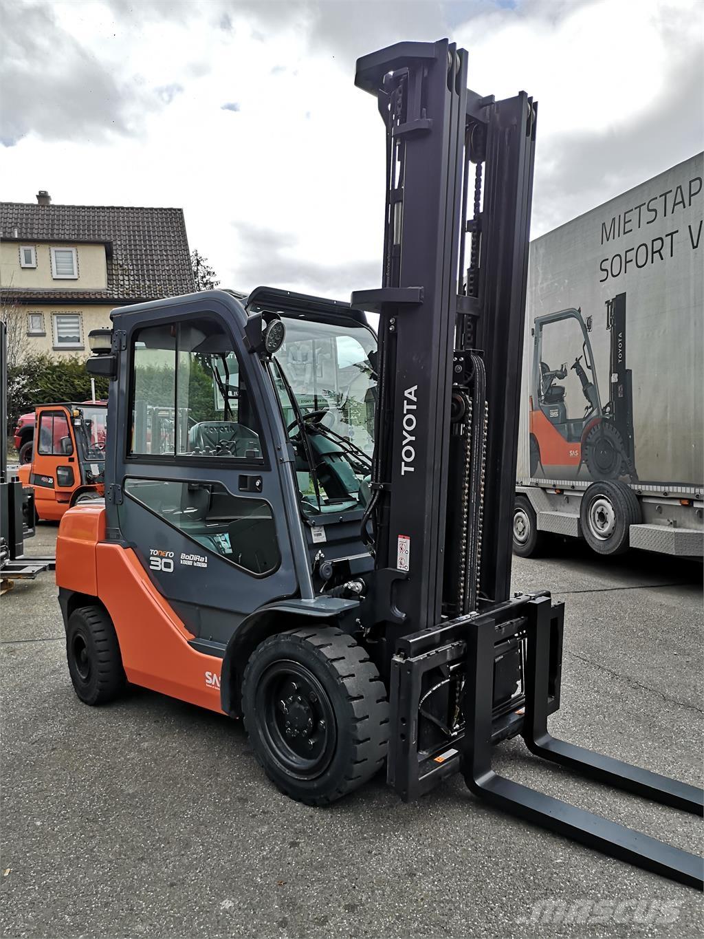 Toyota 02-8FDF30 Dieselové vozíky