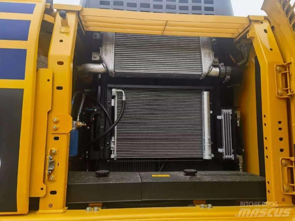 Komatsu PC 210 Pásová rýpadla
