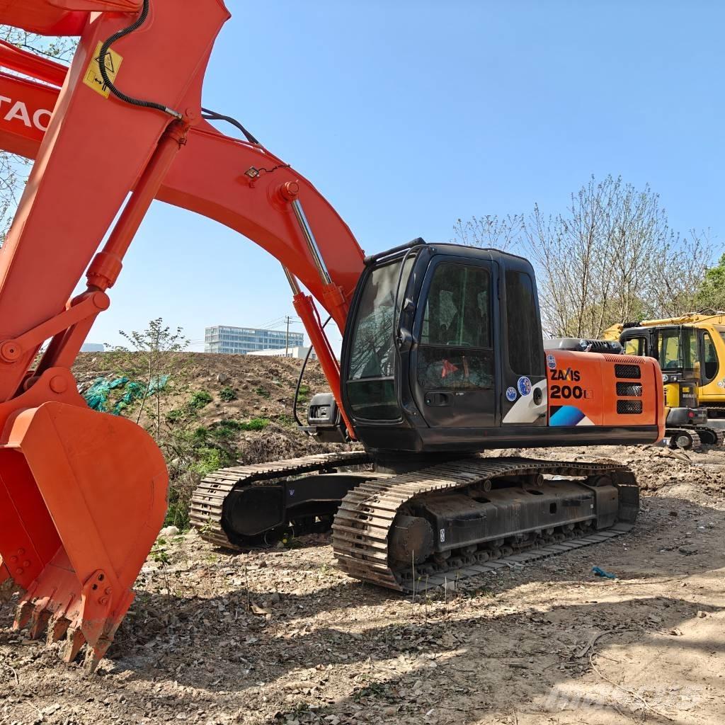 Hitachi ZX200 Pásová rýpadla