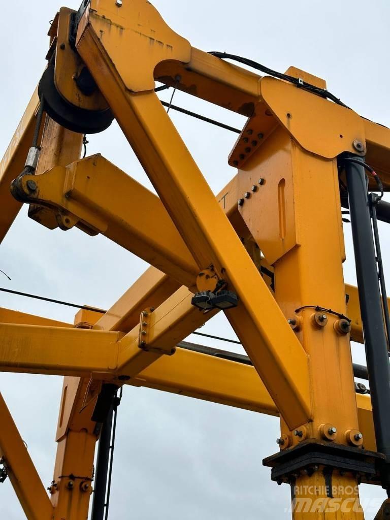 Combilift SC 3 T Kontejnerové manipulátory