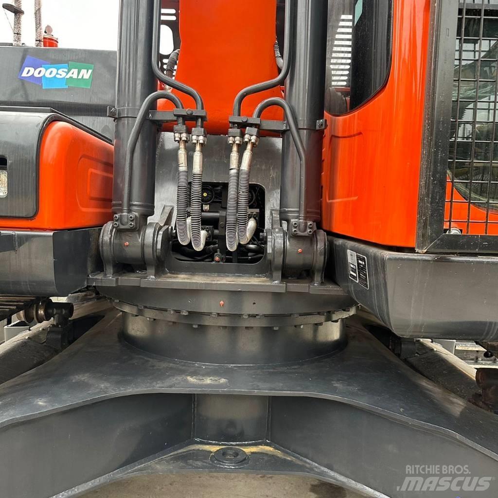 Doosan DX225LC-9C Pásová rýpadla