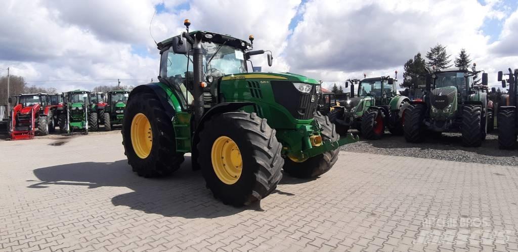 John Deere 6210 R Traktory