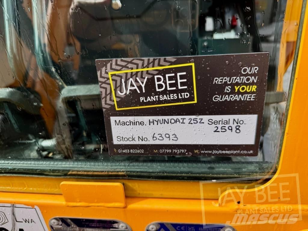 Hyundai R25Z-9 AK Mini rýpadla < 7t