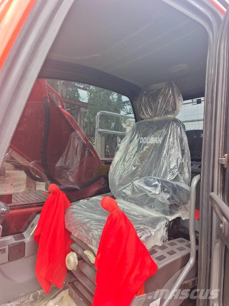 Doosan DX 225 Pásová rýpadla