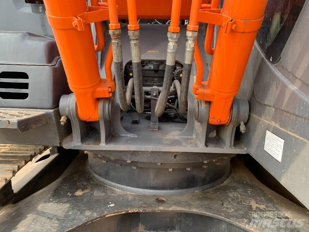 Hitachi ZX210G Pásová rýpadla