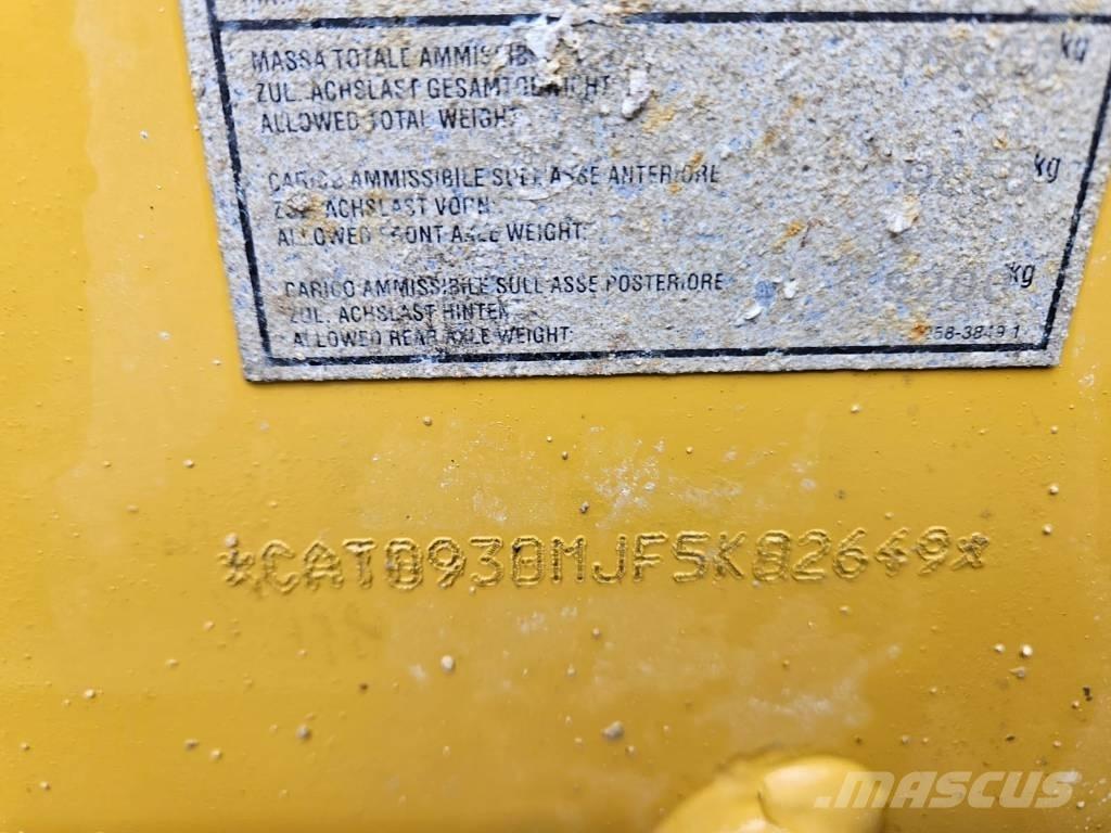 CAT 930 M Kolové nakladače