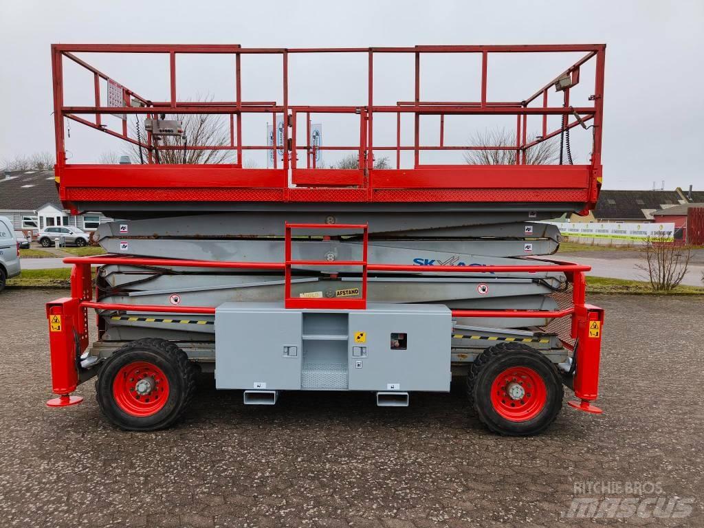 SkyJack SJ 9250 RT Nůžková zvedací plošina