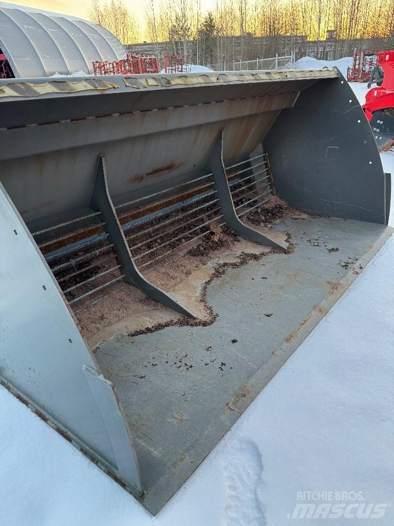 Snowek S2500 Sypače písku a soli
