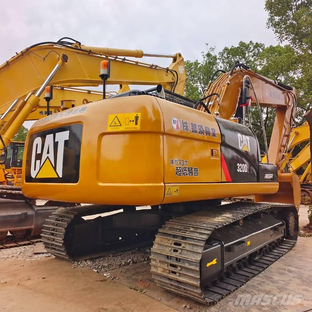 CAT 320 D2L Pásová rýpadla