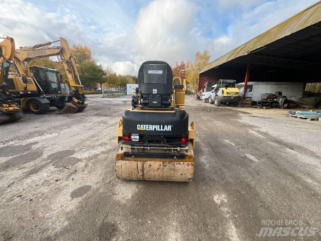CAT CB 224E Tandemové válce
