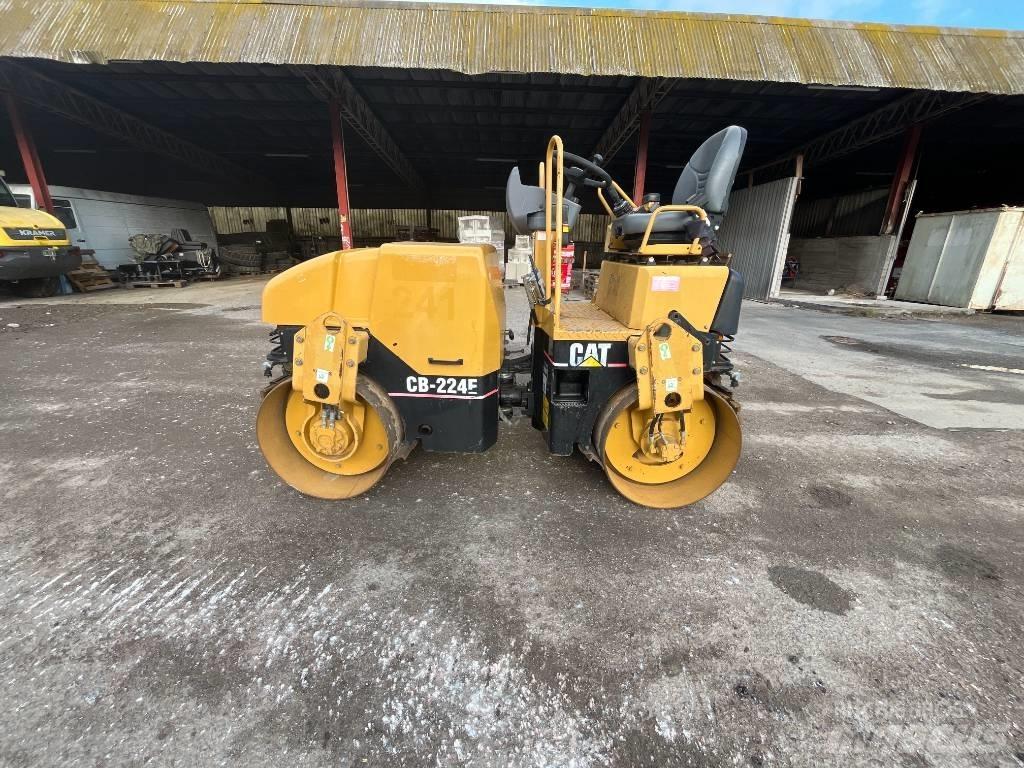 CAT CB 224E Tandemové válce