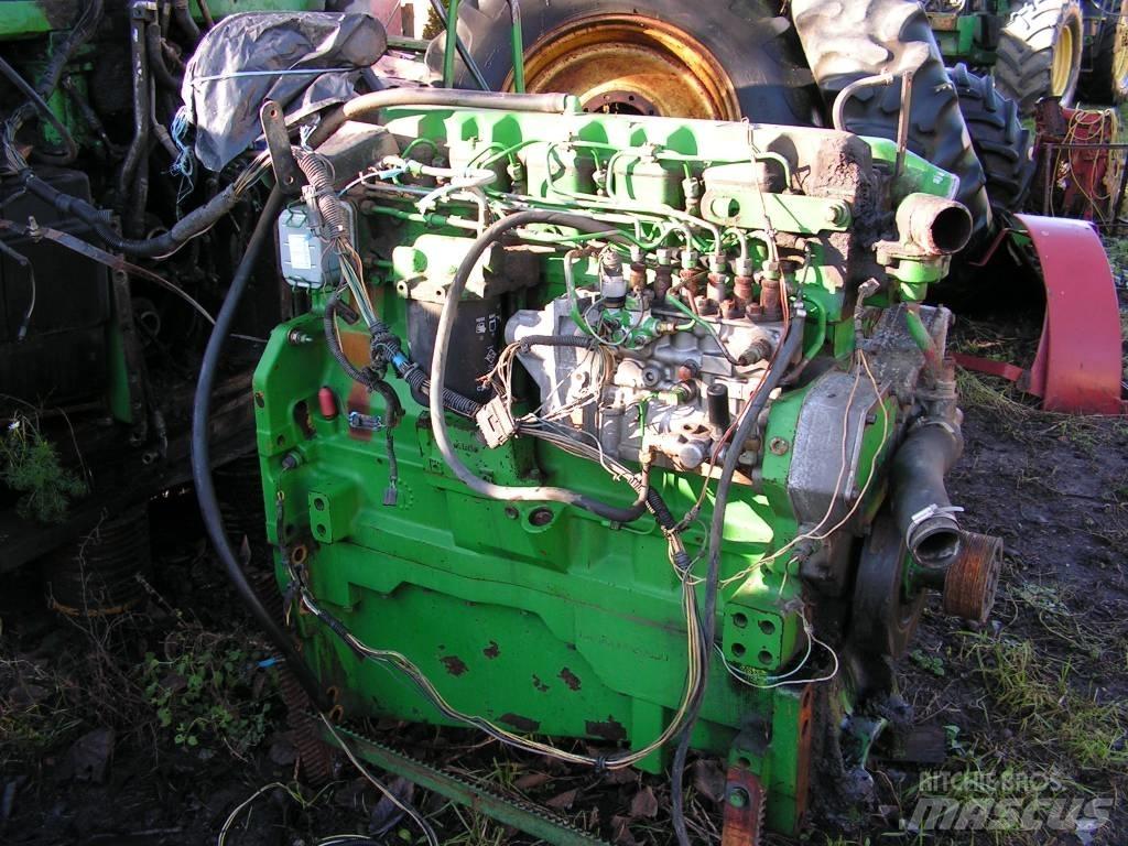 John Deere 8100 Motory