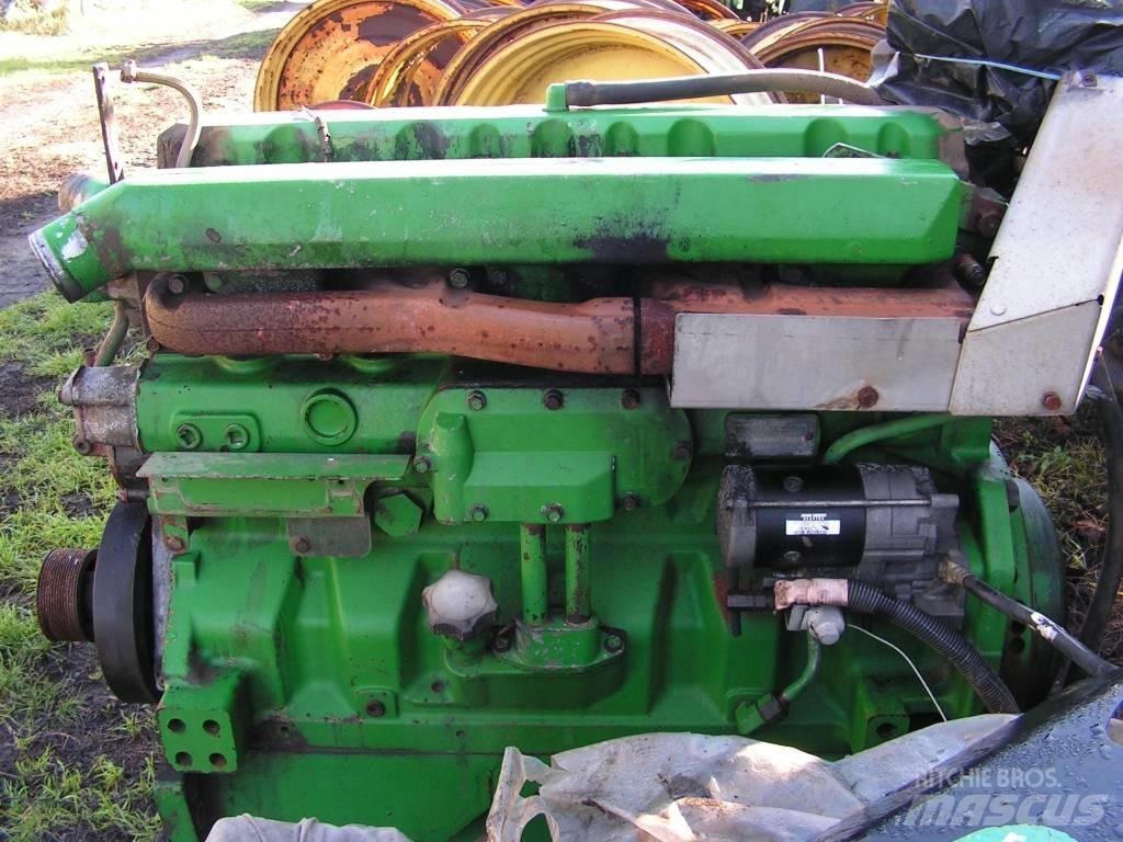 John Deere 8100 Motory