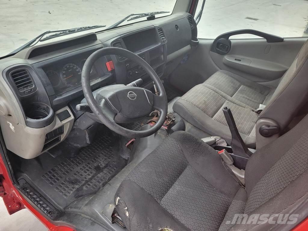 Nissan Cabstar Kabiny a interiér
