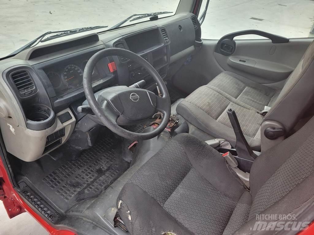 Nissan Cabstar Kabiny a interiér