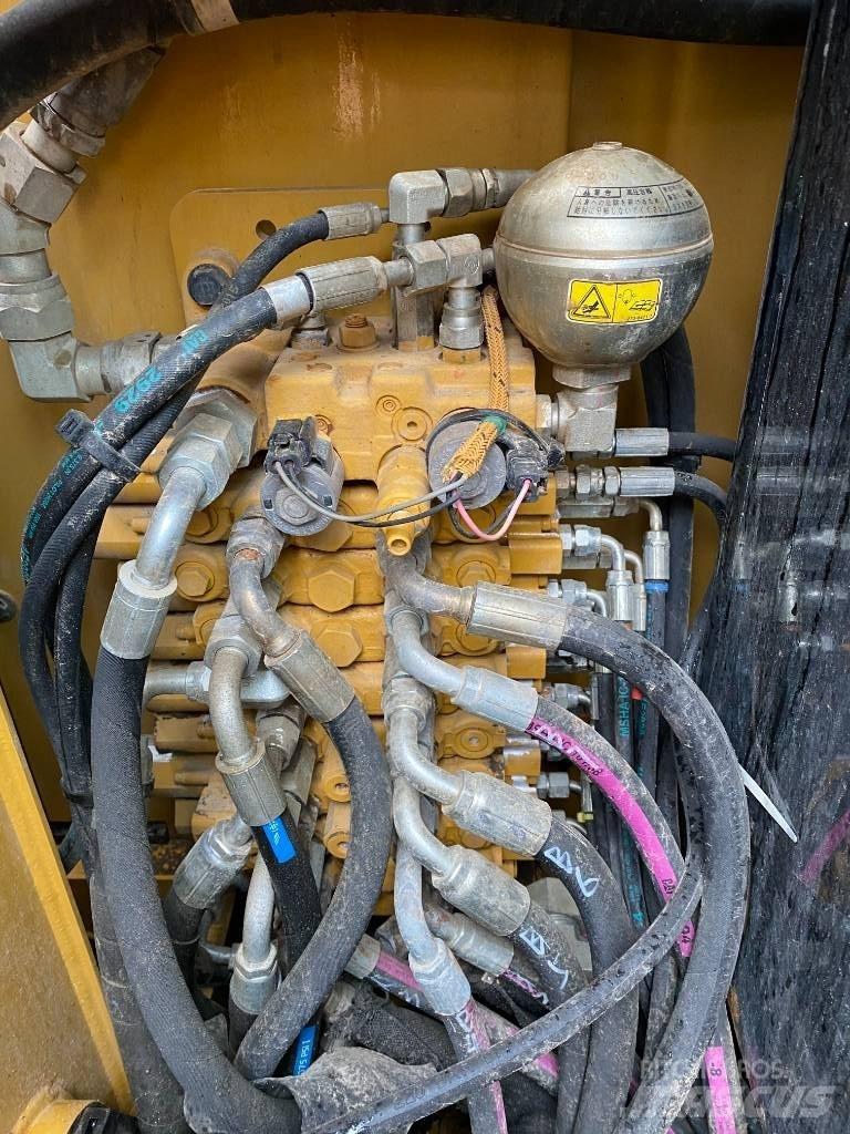 CAT 305.5 Pásová rýpadla