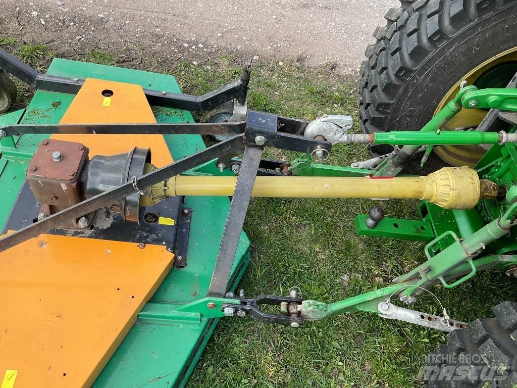 John Deere 4066 R Traktory