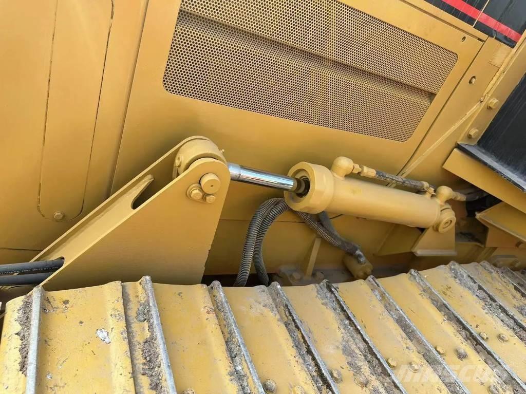 CAT D5C Pásové dozery