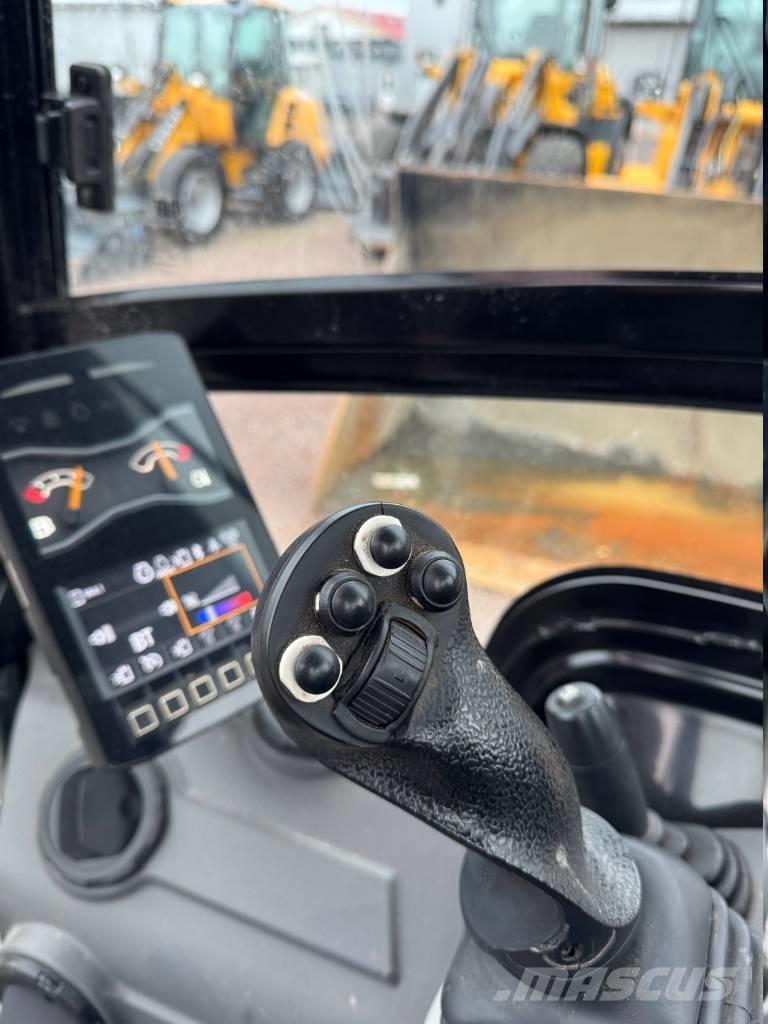 CAT 301.8 Mini rýpadla < 7t