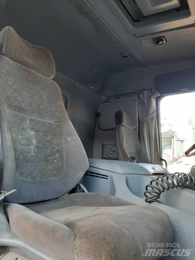 Scania P 124 Hákový nosič kontejnerů