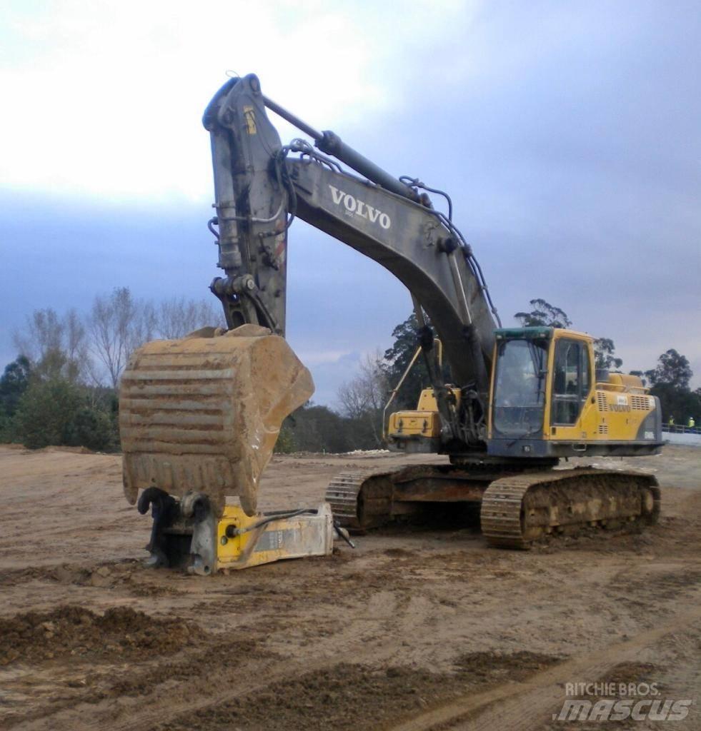 Volvo EC 460 B LC Pásová rýpadla