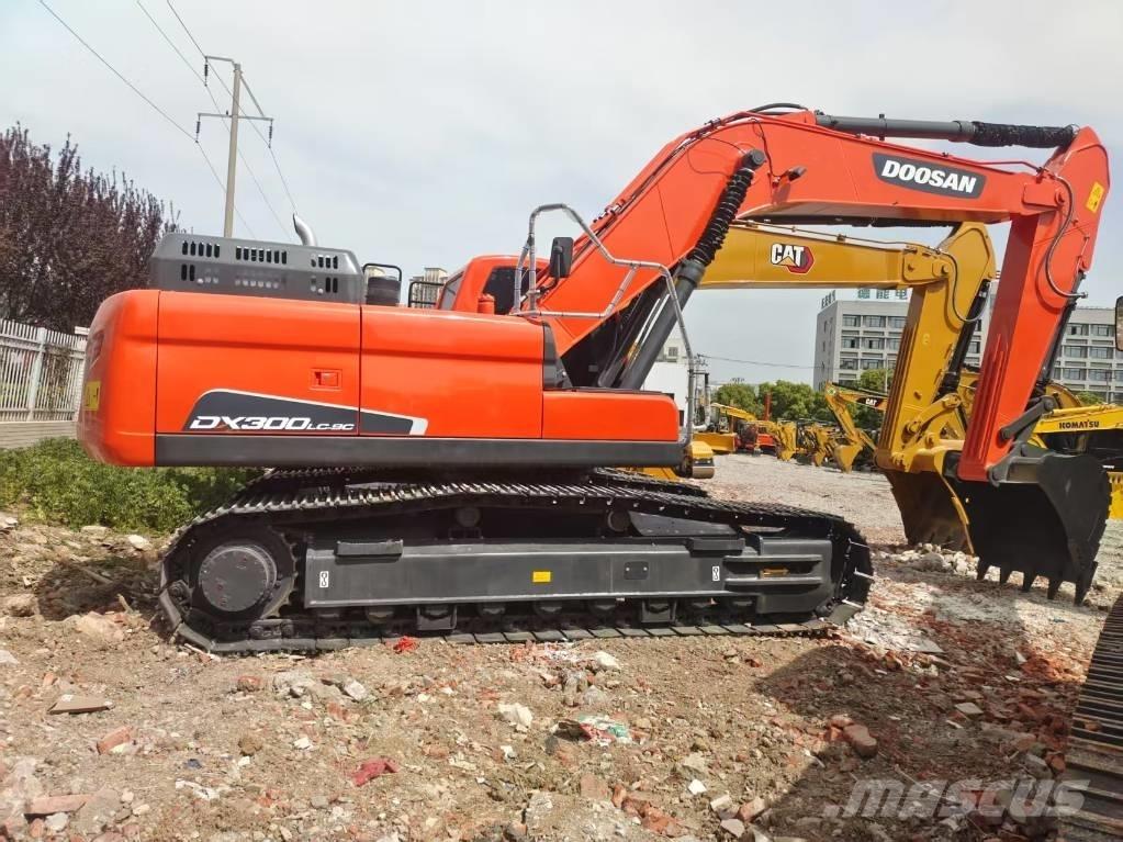 Doosan DX 300 LC-9C Pásová rýpadla