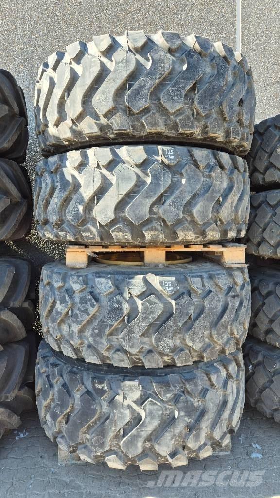 Michelin 23.5R25 Pneumatiky, kola a ráfky