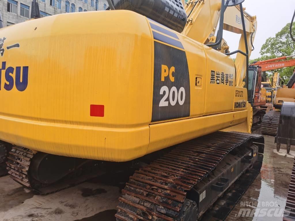 Komatsu PC 200-8 Pásová rýpadla
