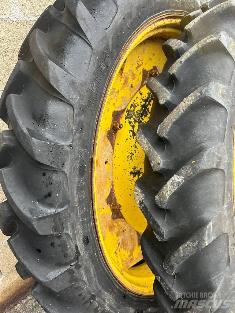Alliance 230/95R44 Pneumatiky, kola a ráfky