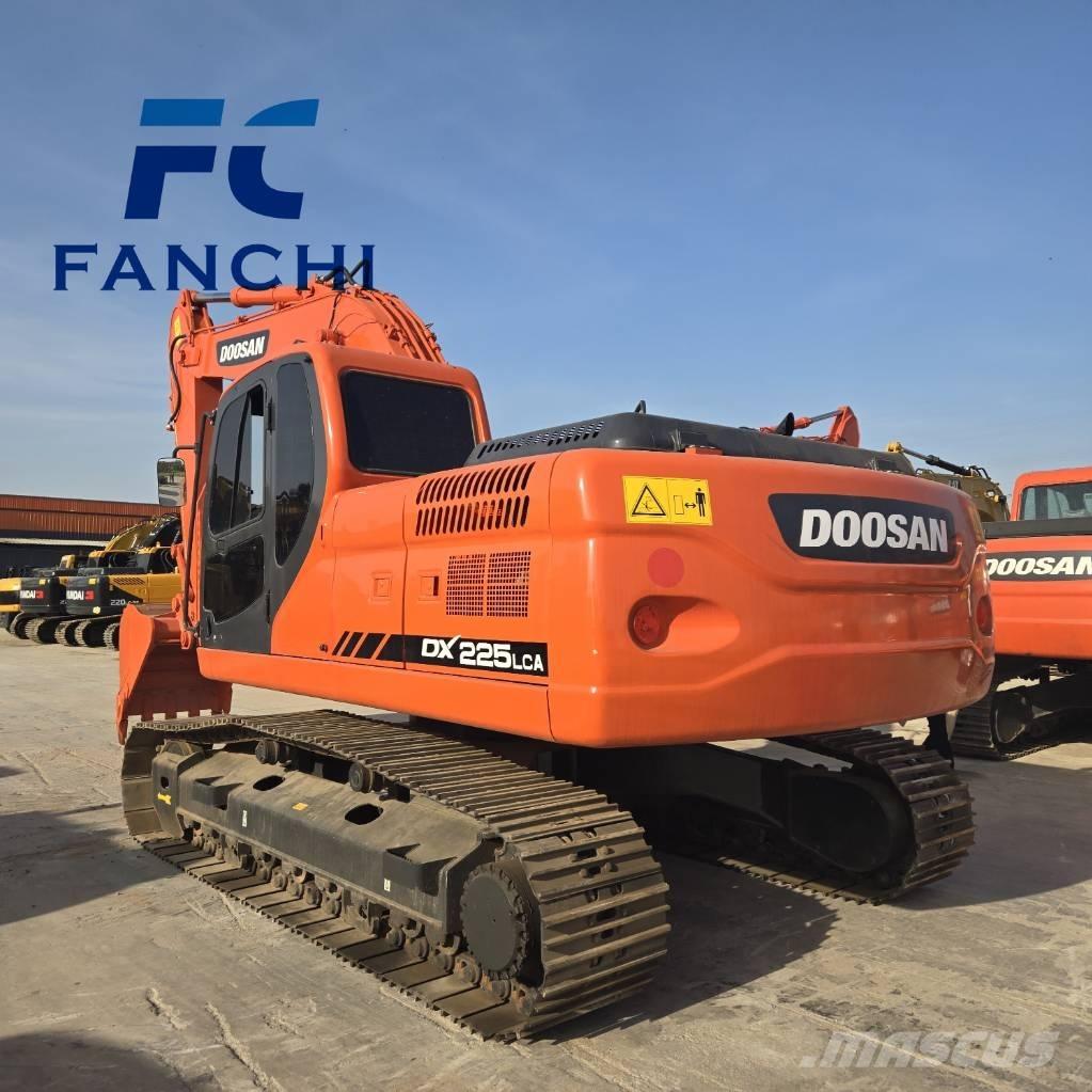 Doosan DX 225 LC Pásová rýpadla