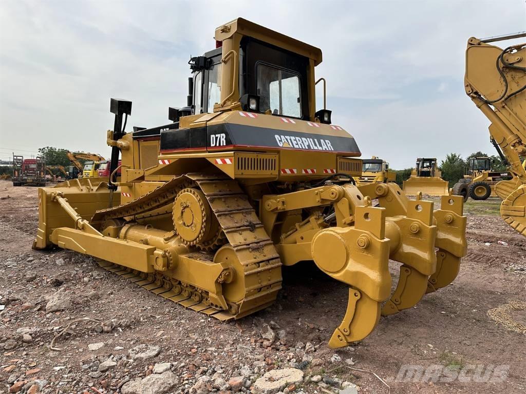 CAT D 7 R Pásové dozery