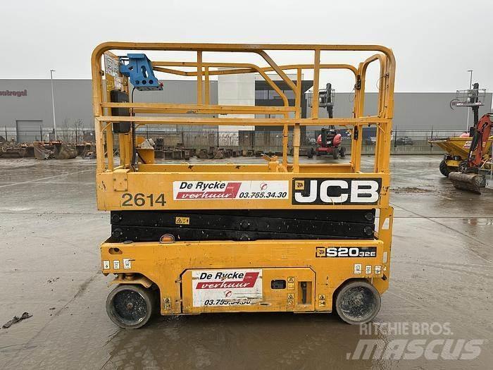 JCB S2032E Další zvedače a plošiny