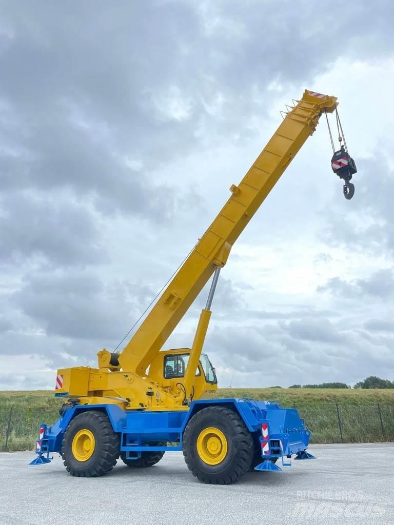 Terex RT555-1 Jeřáby pro těžký terén