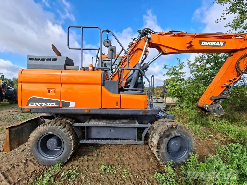 Doosan DX140W-5 Kolová rýpadla