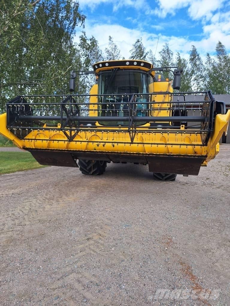 New Holland TC 5.70 Sklízecí mlátičky